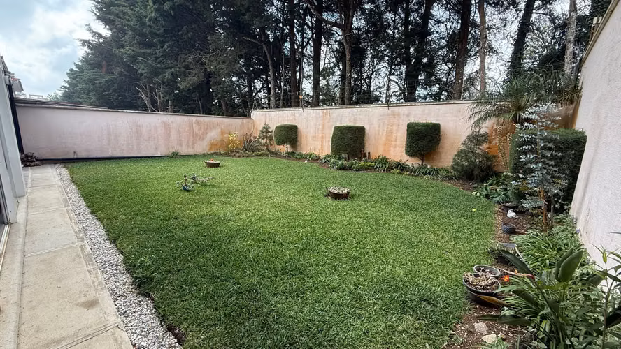 AMPLIA CASA EN VENTA EN PORTAL DEL BOSQUE 1 CAES KM 22.5