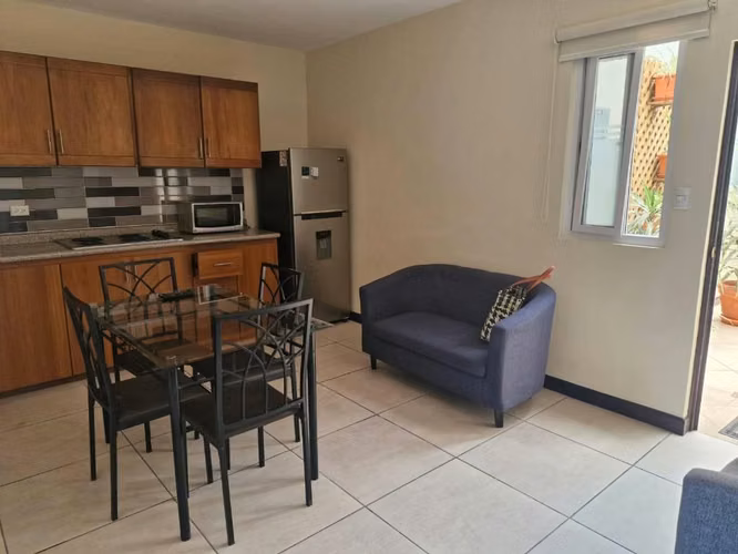 Cómodo Apartamento en Zona 15 Adentro de Garita