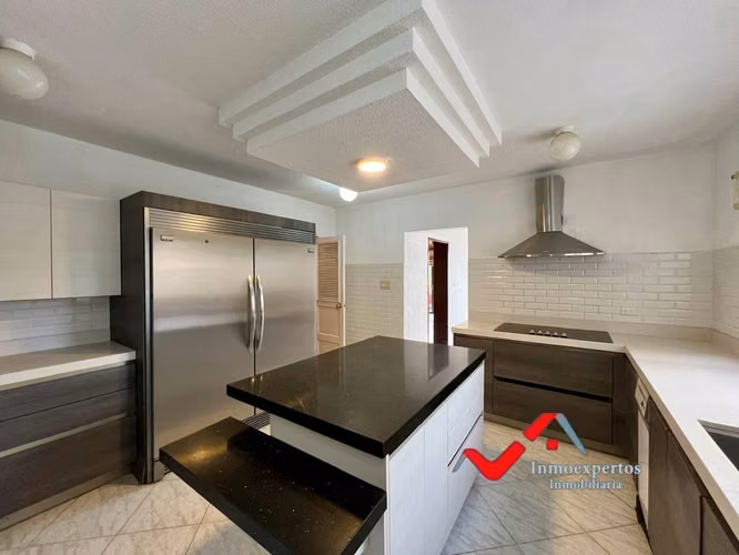 Casa de Lujo en Venta en Montebello II, Km 10 Carretera a El Salvador - Imagen 2