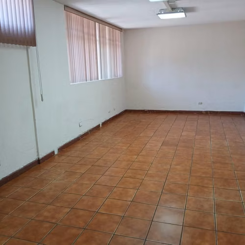 Oficina en Alquiler en Zona 10 - Imagen 4