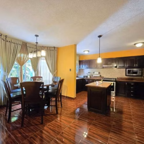 Casa en Venta San Cristóbal Vista al Valle Oriente