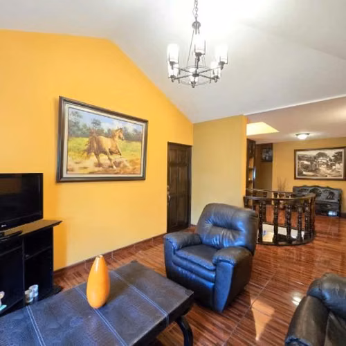 Casa en Venta San Cristóbal Vista al Valle Oriente