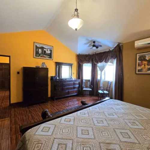 Casa en Venta San Cristóbal Vista al Valle Oriente