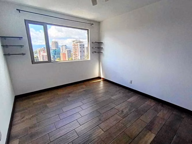 Apto en Venta Zona 10 Edificio Verona - Imagen 6
