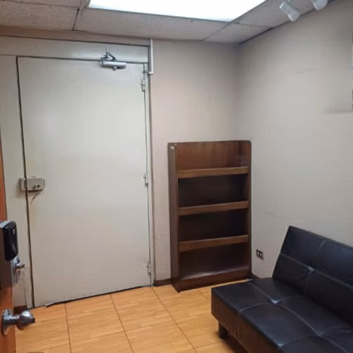 Oficina en Renta Zona 10 Edificio Reforma Montufar