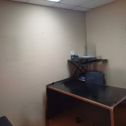 Oficina en Renta Zona 10 Edificio Reforma Montufar