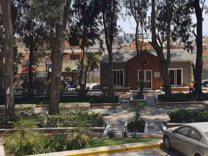 APARTAMENTO EN VENTA ZONA 7 JARDINES DE LA FLORESTA