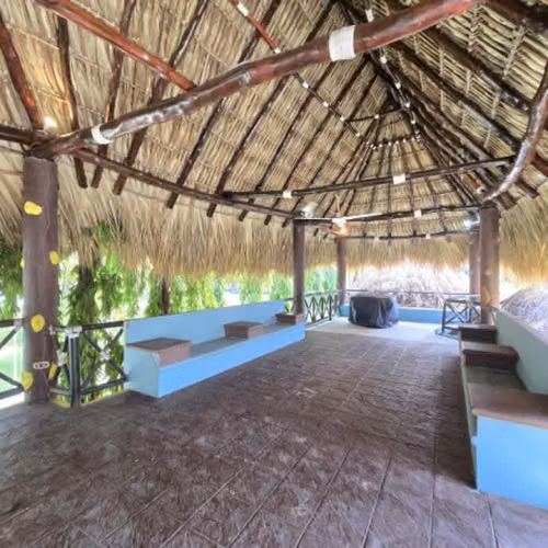 Chalet Amueblado en Venta Carretera a Monterrico