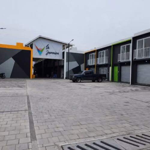 Local Comercial en Renta Plaza LA JAMAICA Amatitlán