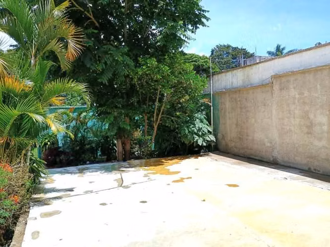 CASA EN VENTA EN CARRETERA A SANTA ELENA BARILLAS