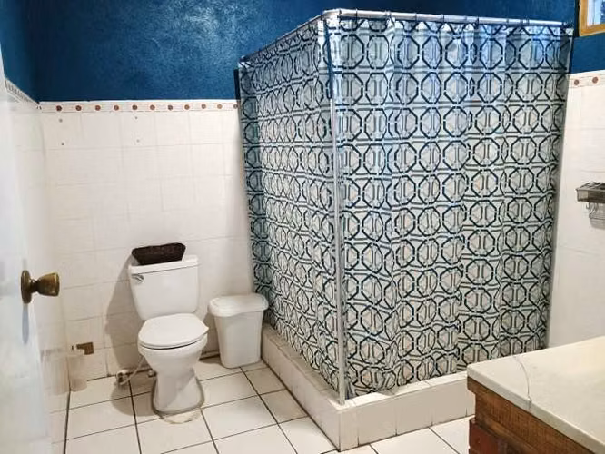 CASA EN VENTA EN CARRETERA A SANTA ELENA BARILLAS