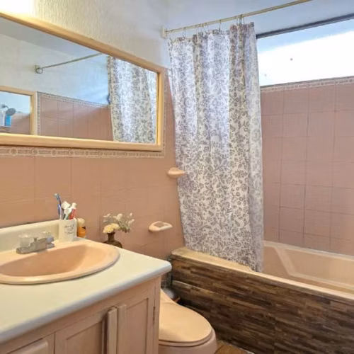 Casa en Venta Valles de San Cristóbal Zona 8 de Mixco