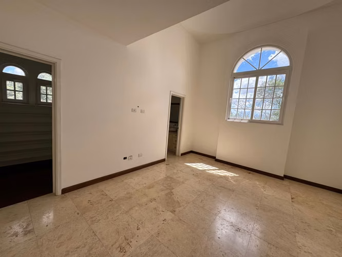 Exclusiva Casa con piscina en Condominio Foresta de Cayalá | Zona 16