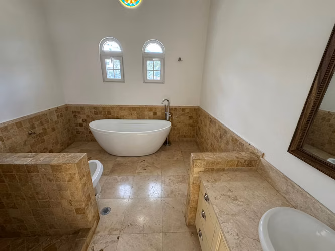 Exclusiva Casa con piscina en Condominio Foresta de Cayalá | Zona 16