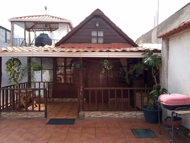 Venta de casa en Zona 1 de San Juan Sacatepéquez