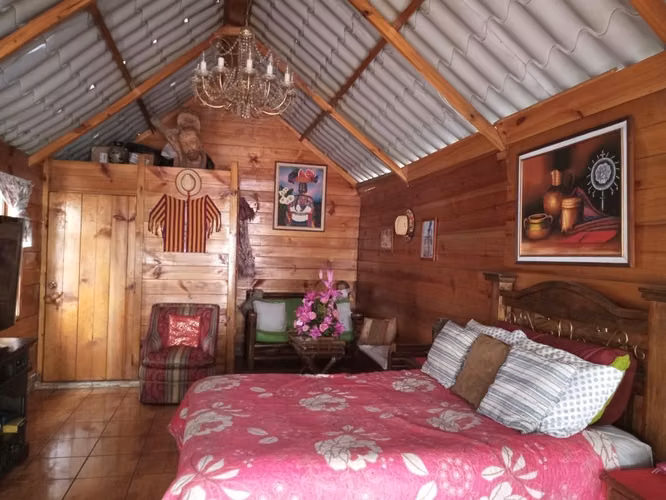 Venta de casa en Zona 1 de San Juan Sacatepéquez