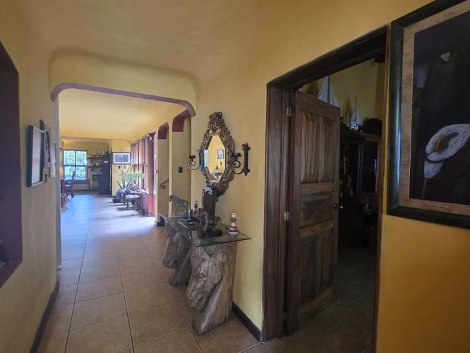Z.6 DE MIXCO, BULEVAR YUMAR PRECIOSA CASA COLONIAL 3,116V² TERRENO 352.91M² CONSTRUCCIÓN Q3,600,000 - Imagen 20