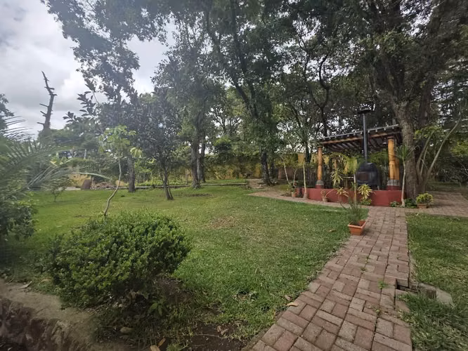 Z.6 DE MIXCO, BULEVAR YUMAR PRECIOSA CASA COLONIAL 3,116V² TERRENO 352.91M² CONSTRUCCIÓN Q3,600,000 - Imagen 17