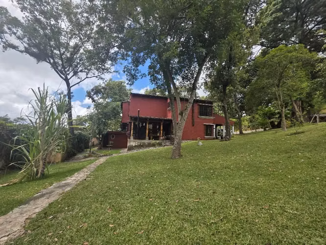 Z.6 DE MIXCO, BULEVAR YUMAR PRECIOSA CASA COLONIAL 3,116V² TERRENO 352.91M² CONSTRUCCIÓN Q3,600,000 - Imagen 19