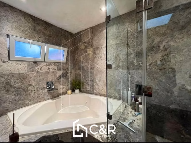 Amplia Vivienda en Venta, Condominio Las Vistas, Fraijanes