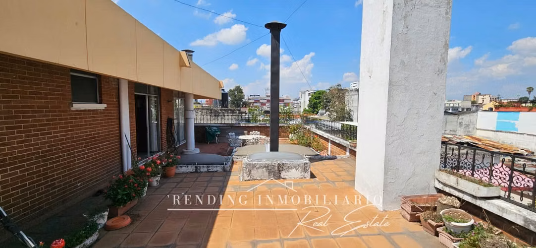 Edificio en venta zona 1 de esquina, 965 m² construcción + 10 parqueos