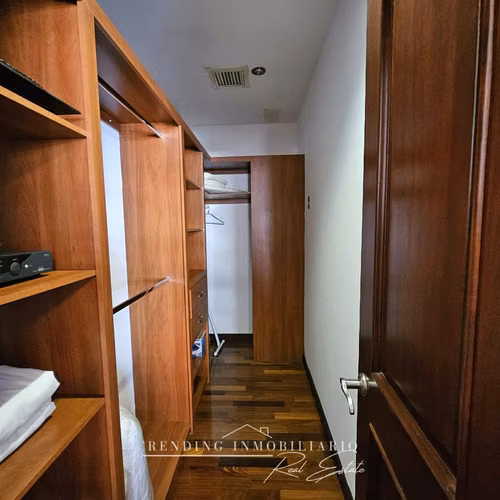 Venta de Apartamento Edificio Casa Rialto Zona 14 con un Dormitorio y 2 Parqueos - Imagen 4