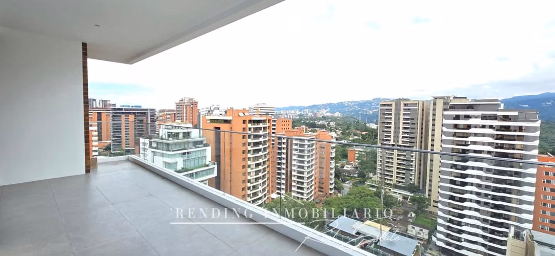 Venta de Apartamento con Acabados de Lujo Edificio Echo Zona 14 con 3 Habitaciones - Imagen 2