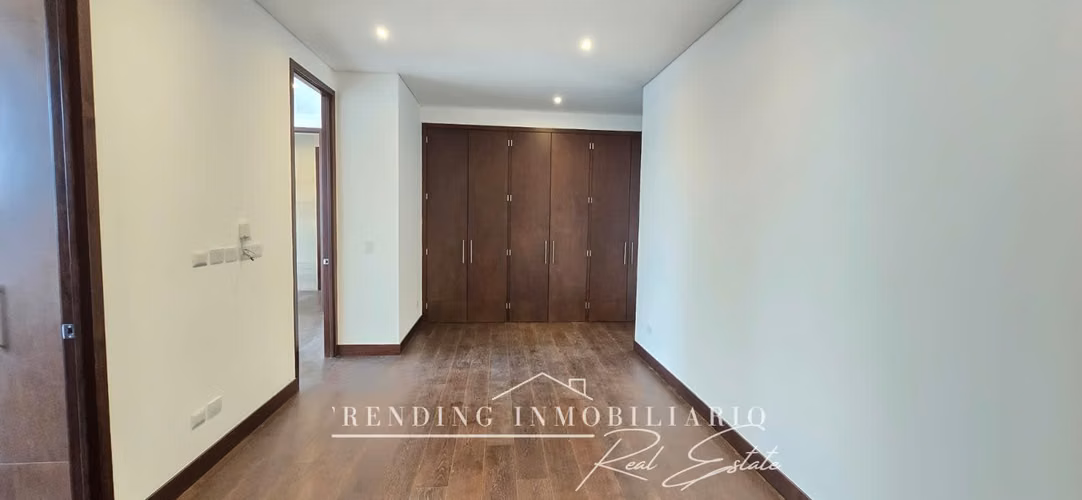 Venta de Apartamento con Acabados de Lujo Edificio Echo Zona 14 con 3 Habitaciones - Imagen 7