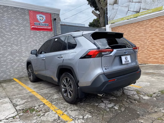 Toyota Rav4 Hybrid 4x2 Automática de Agencia Modelo 2024