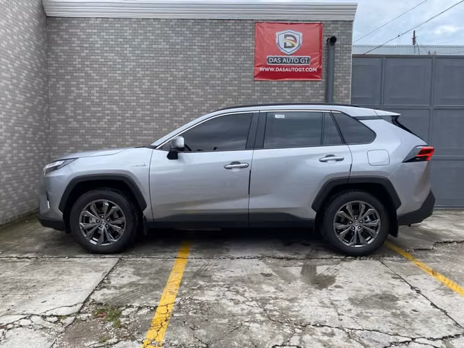 Toyota Rav4 Hybrid 4x2 Automática de Agencia Modelo 2024