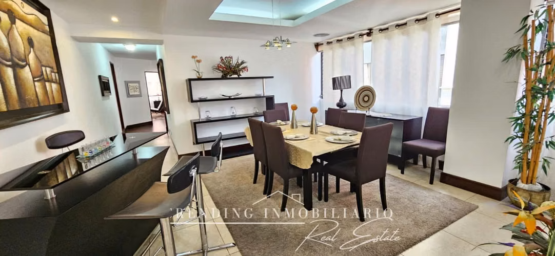 Apartamento en Renta Amueblado edificio Morada del Acueducto zona 10 3 dormitorios
