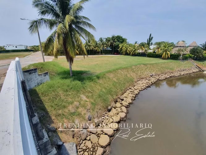 Terreno en venta 1,271 v² Pérgolas del Mar Iztapa totalmente plano
