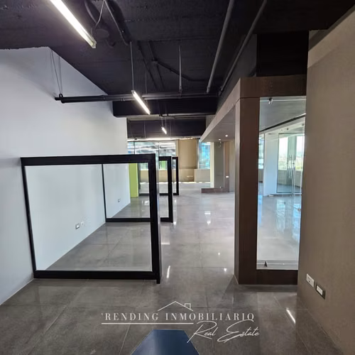 Oficina en venta,  Europlaza, Zona 14 | 478 m² en nivel alto - Imagen 5