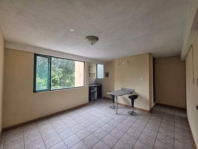 Z. 10 ALQUILO APTO. 1 DORM. 1 ESTACIONAMIENTO 1 BAÑO US$525