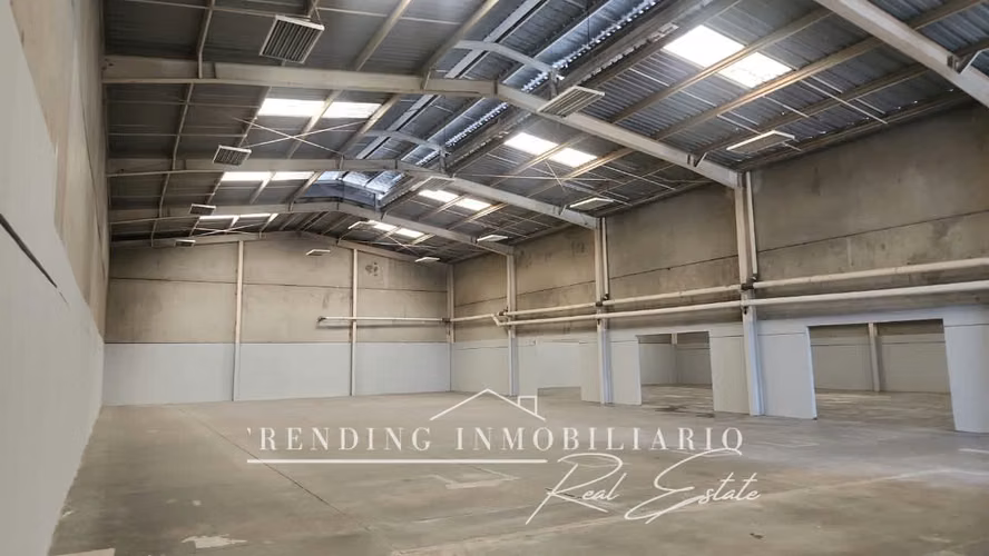 Warehouse for rent in Villa Nueva, inside gated Plaza Villa Nueva | 701.82 m²