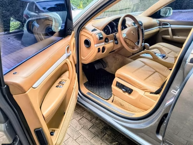 2008 PORSCHE CAYENNE TURBO 4.8L V8 DE AGENCIA