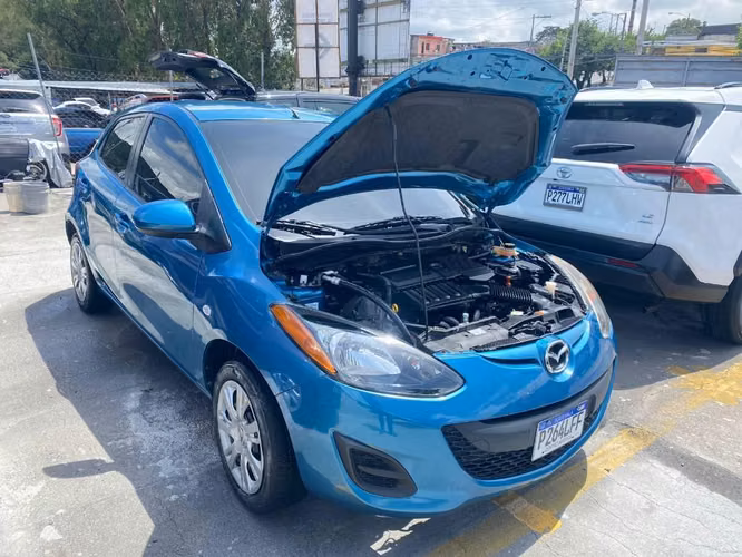 Mazda 2 2012 automático