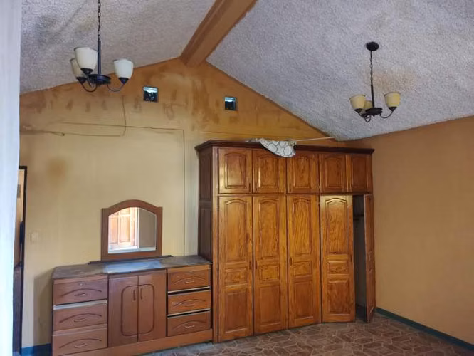 Vendo Casa en Res. el Tabacal zona 1 de Villa Nueva