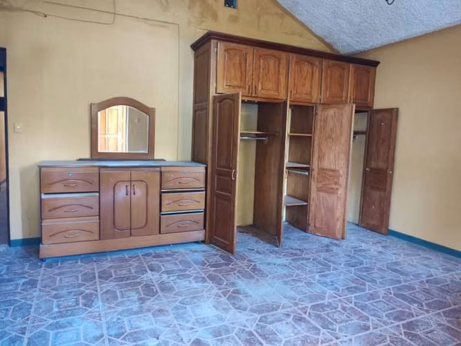 Vendo Casa en Res. el Tabacal zona 1 de Villa Nueva