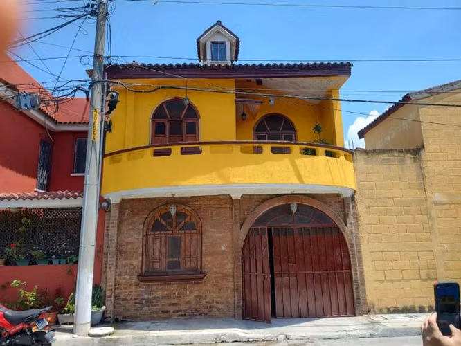 Vendo Casa en Res. el Tabacal zona 1 de Villa Nueva