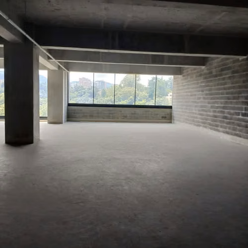 Rento Oficina Comercial en Zona 15