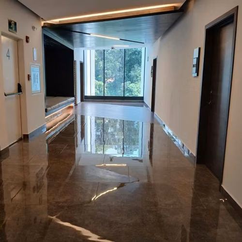 Rento Oficina Comercial en Zona 15