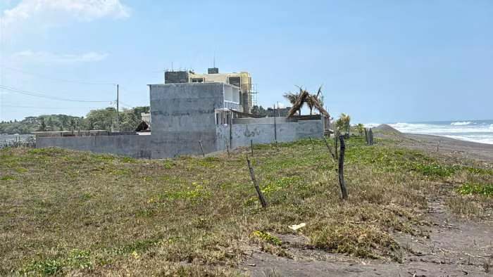 Terreno en Venta Frente al Mar en Sipacate, Escuintla