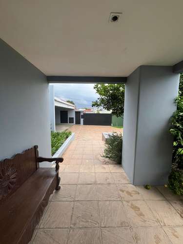 Venta Casa amplia en La Montaña zona 16