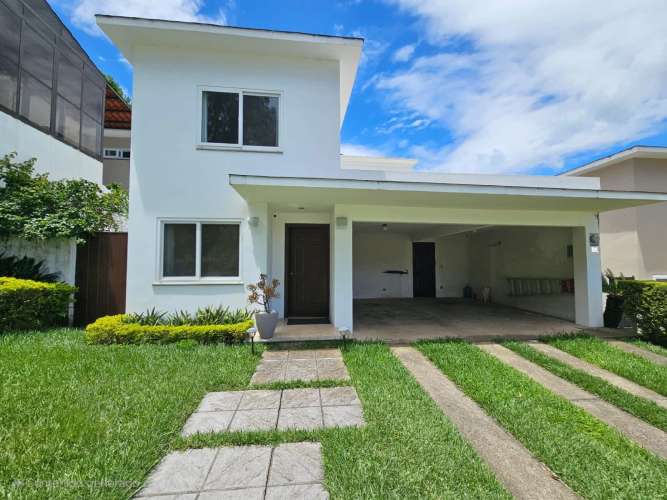 VENTA Casa Residenciales Fontana I Km. 25.5 Fraijanes