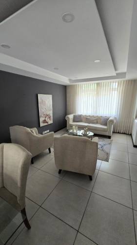 VENDO CASA TOTALMENTE AMUEBLADA EN CASA MERIDA, CONDADO EL NARANJO