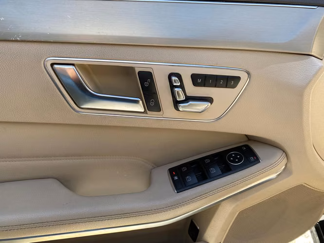 Mercedes-Benz E 200 de Agencia Modelo 2015
