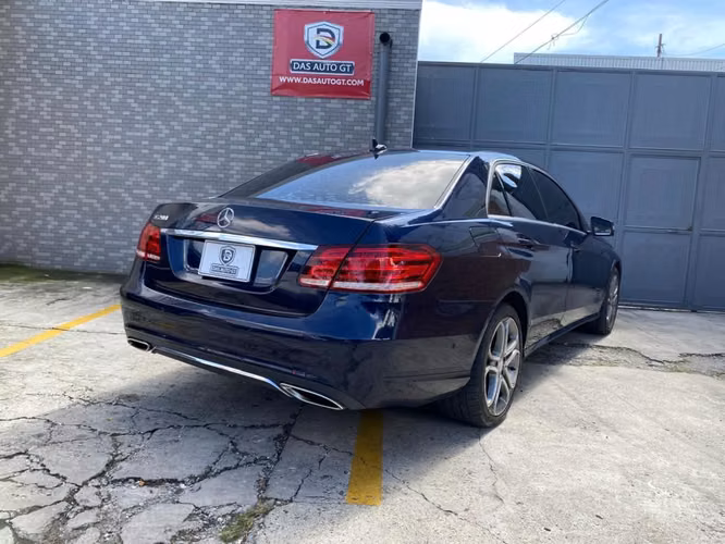 Mercedes-Benz E 200 de Agencia Modelo 2015