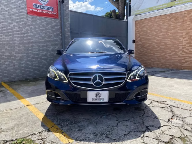 Mercedes-Benz E 200 de Agencia Modelo 2015