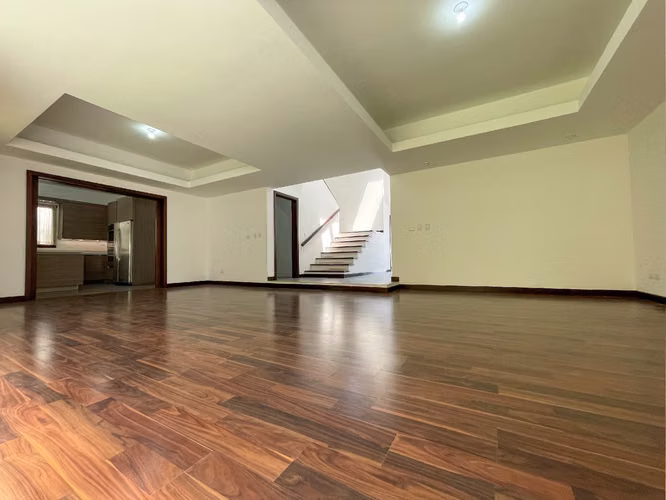 Casa en venta | Lomas de San Isidro Zona 16 | 4 habitaciones + jardín - Imagen 2